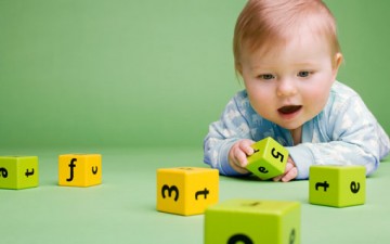 اللعب يساهم في تطوير ذكاء الأطفال وإدراكهم